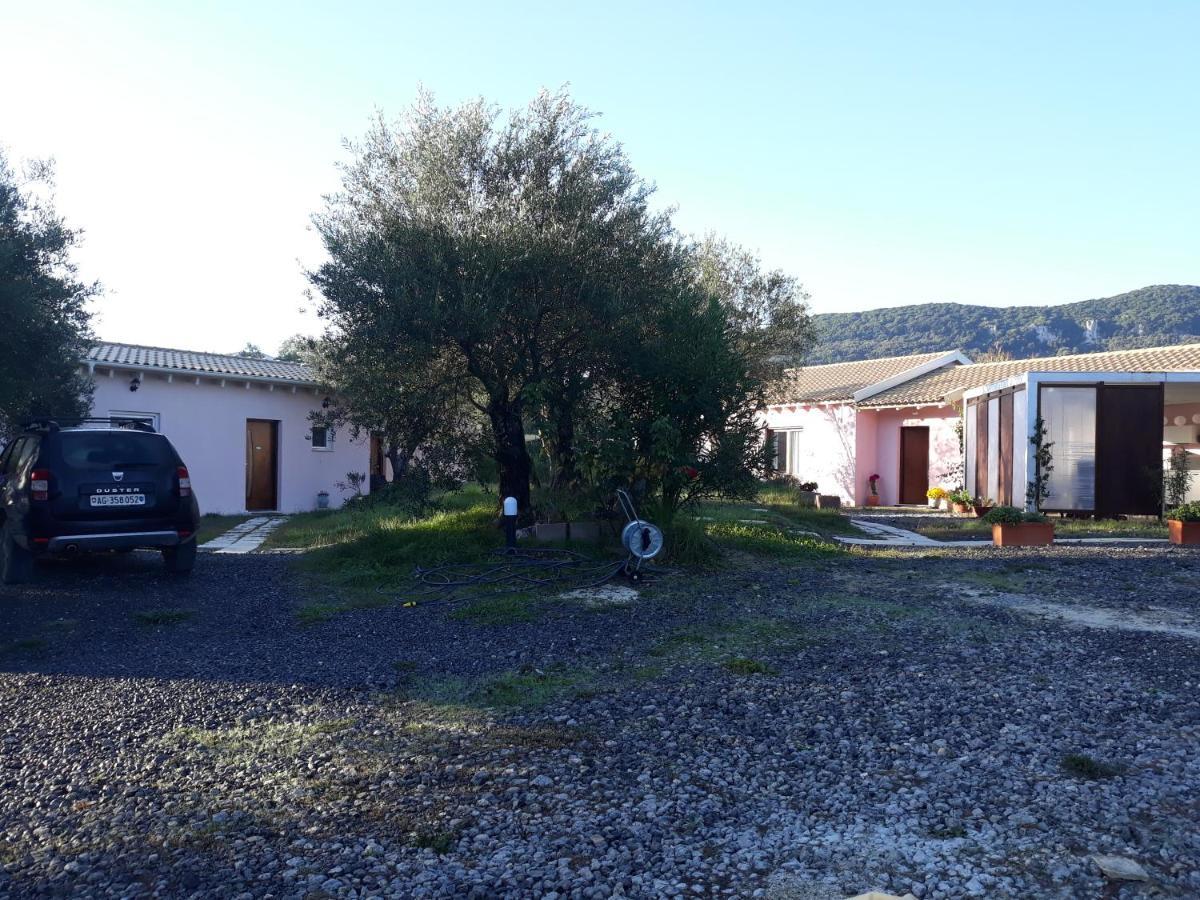 Giannádes Holiday Home Matthaeus Am Corfutrail, Ferienoase Im Olivenhain 3 Km Zum Meer מראה חיצוני תמונה