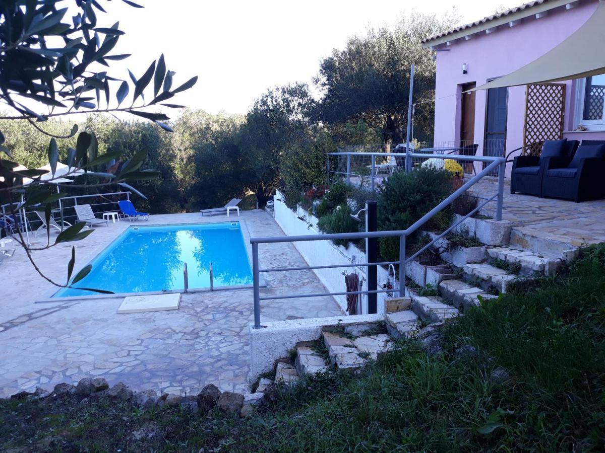 Giannádes Holiday Home Matthaeus Am Corfutrail, Ferienoase Im Olivenhain 3 Km Zum Meer מראה חיצוני תמונה